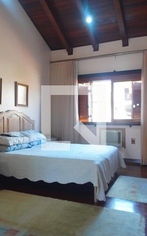 Casa para alugar com 220m², 4 quartos e 4 vagasQuarto Suíte