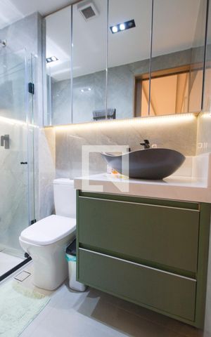 Apartamento à venda com 47m², 2 quartos e sem vaga Apartamento à venda com 47m², 2 quartos e sem vagaBanheiro