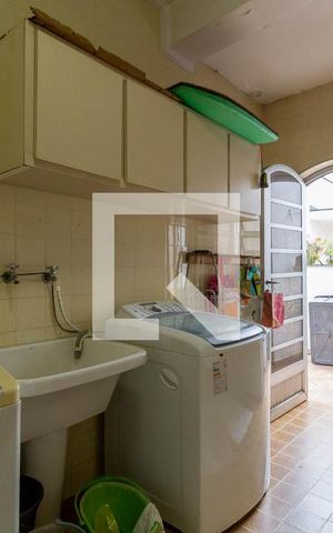 Casa para alugar com 450m², 4 quartos e 8 vagasLavanderia