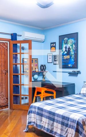 Casa à venda com 255m², 3 quartos e 5 vagas Casa à venda com 255m², 3 quartos e 5 vagasQuarto Suíte