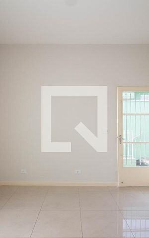 Casa para alugar com 170m², 3 quartos e 4 vagas Casa para alugar com 170m², 3 quartos e 4 vagasSala