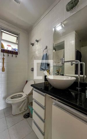 Apartamento à venda com 65m², 2 quartos e 1 vaga Apartamento à venda com 65m², 2 quartos e 1 vagaBanheiro