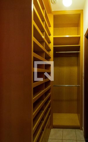 Casa para alugar com 130m², 3 quartos e 2 vagas Casa para alugar com 130m², 3 quartos e 2 vagasCloset da suíte