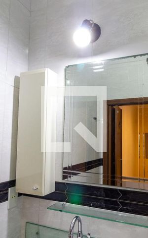 Casa para alugar com 130m², 3 quartos e 2 vagas Casa para alugar com 130m², 3 quartos e 2 vagasDetalhe do banheiro social