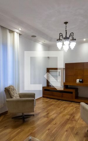 Casa para alugar com 130m², 3 quartos e 2 vagas Casa para alugar com 130m², 3 quartos e 2 vagasSala