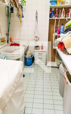 Casa à venda com 400m², 4 quartos e 4 vagas Casa à venda com 400m², 4 quartos e 4 vagasÁrea de Serviço