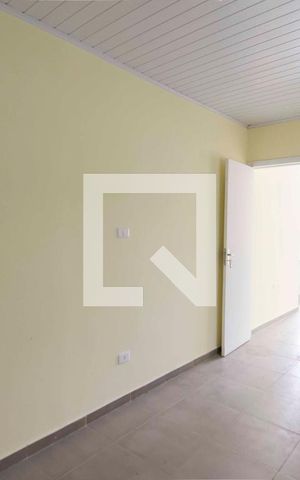Casa para alugar com 60m², 1 quarto e 1 vagaQuarto