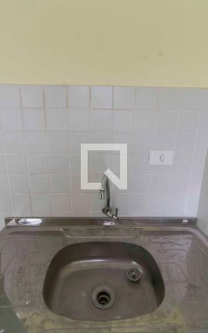 Casa para alugar com 60m², 1 quarto e 1 vagaSala - Cozinha