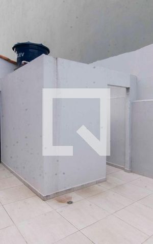 Casa para alugar com 60m², 1 quarto e 1 vagaQuintal