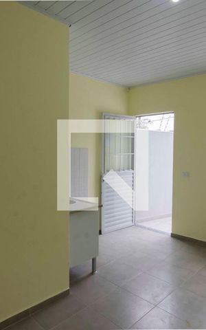 Casa para alugar com 60m², 1 quarto e 1 vagaSala - Cozinha