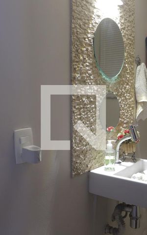 Casa à venda com 220m², 5 quartos e 2 vagasLavabo