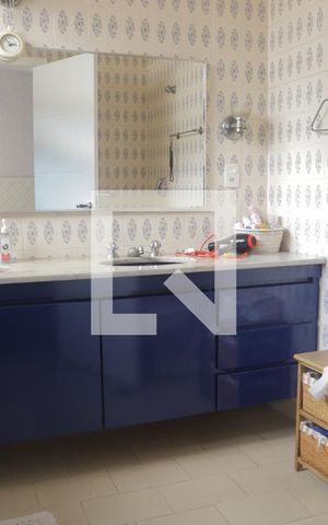 Casa à venda com 220m², 5 quartos e 2 vagasBanheiro da Suíte