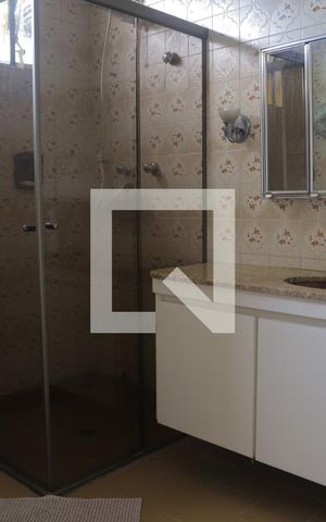 Casa à venda com 220m², 5 quartos e 2 vagasBanheiro