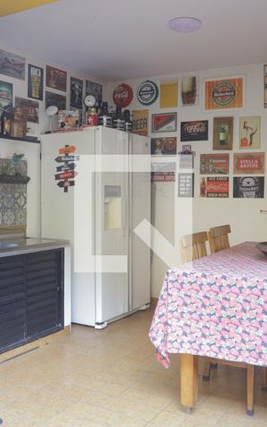 Casa à venda com 220m², 5 quartos e 2 vagasChurrasqueira