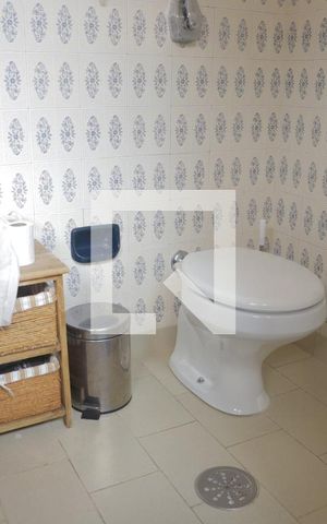 Casa à venda com 220m², 5 quartos e 2 vagasBanheiro da Suíte
