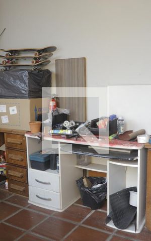 Casa à venda com 220m², 5 quartos e 2 vagasquarto 3