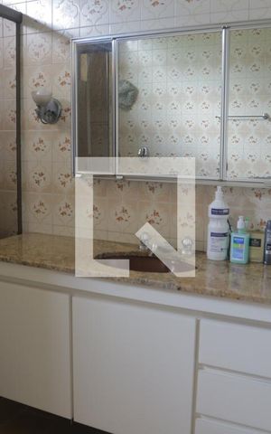Casa à venda com 220m², 5 quartos e 2 vagasBanheiro