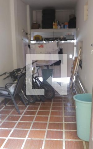 Casa à venda com 220m², 5 quartos e 2 vagasÁrea de Serviço