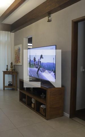 Casa à venda com 220m², 5 quartos e 2 vagassala