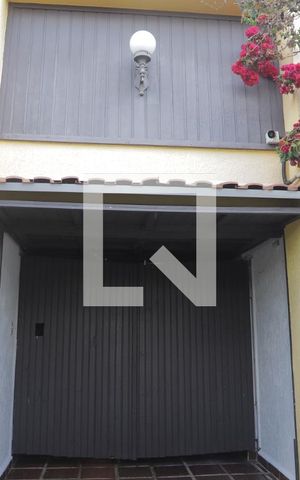 Casa à venda com 220m², 5 quartos e 2 vagasEntrada
