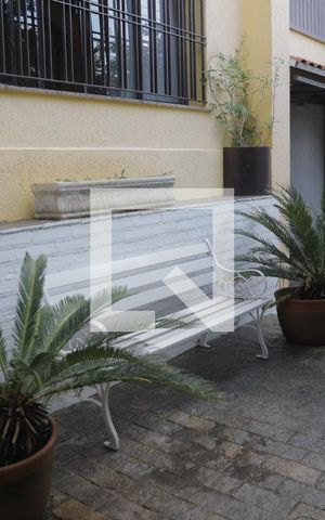Casa à venda com 220m², 5 quartos e 2 vagasEntrada