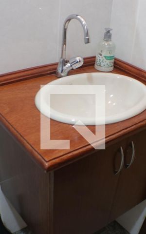 Casa de condomínio à venda com 420m², 5 quartos e 4 vagasBanheiro do Quarto 5