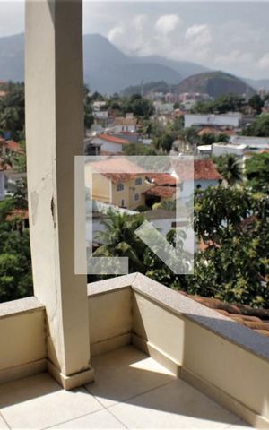Casa de condomínio à venda com 420m², 5 quartos e 4 vagasQuarto 3 - Suíte