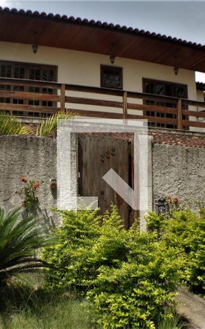 Casa de condomínio à venda com 420m², 5 quartos e 4 vagasFachada