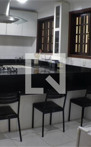 Casa de condomínio à venda com 420m², 5 quartos e 4 vagasCozinha
