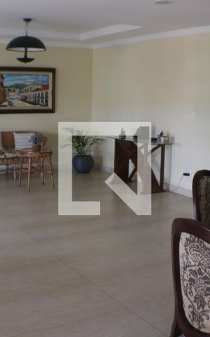 Casa de condomínio à venda com 420m², 5 quartos e 4 vagasSala
