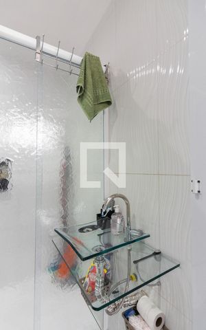 Casa à venda com 175m², 3 quartos e 2 vagas Casa à venda com 175m², 3 quartos e 2 vagasBanheiro
