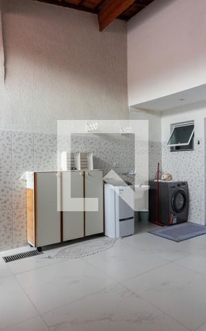 Casa à venda com 175m², 3 quartos e 2 vagas Casa à venda com 175m², 3 quartos e 2 vagasQuintal