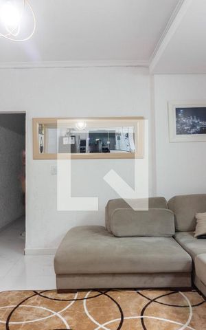 Casa à venda com 175m², 3 quartos e 2 vagas Casa à venda com 175m², 3 quartos e 2 vagasSala
