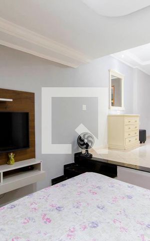 Casa à venda com 220m², 2 quartos e 2 vagas Casa à venda com 220m², 2 quartos e 2 vagasSuíte