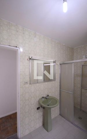 Casa à venda com 192m², 3 quartos e 5 vagas Casa à venda com 192m², 3 quartos e 5 vagasBanheiro Social 1
