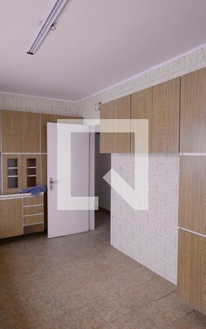 Casa à venda com 192m², 3 quartos e 5 vagas Casa à venda com 192m², 3 quartos e 5 vagasCozinha