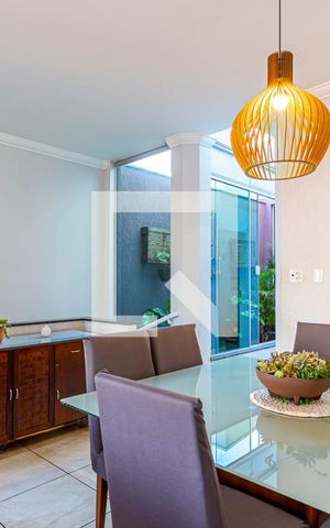 Casa à venda com 317m², 3 quartos e 5 vagas Casa à venda com 317m², 3 quartos e 5 vagasCozinha