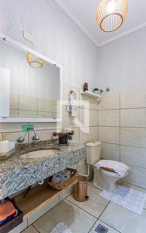 Casa à venda com 317m², 3 quartos e 5 vagas Casa à venda com 317m², 3 quartos e 5 vagasLavabo