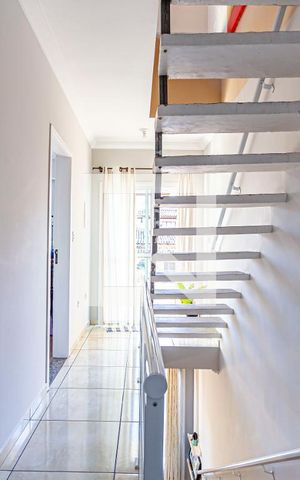 Casa à venda com 317m², 3 quartos e 5 vagas Casa à venda com 317m², 3 quartos e 5 vagasCorredor Dormitórios