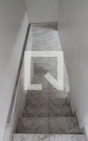 Casa à venda com 130m², 2 quartos e 3 vagasEscada