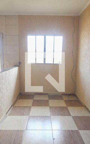 Casa para alugar com 35m², 1 quarto e sem vagasala / cozinha