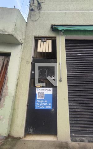 Casa para alugar com 35m², 1 quarto e sem vaga Casa para alugar com 35m², 1 quarto e sem vagafachada / placa instalada