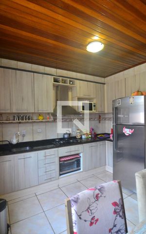 Casa à venda com 150m², 2 quartos e 2 vagasCozinha