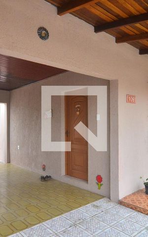 Casa à venda com 150m², 2 quartos e 2 vagasPátio