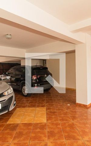 Casa à venda com 470m², 3 quartos e 6 vagas Casa à venda com 470m², 3 quartos e 6 vagasGaragem