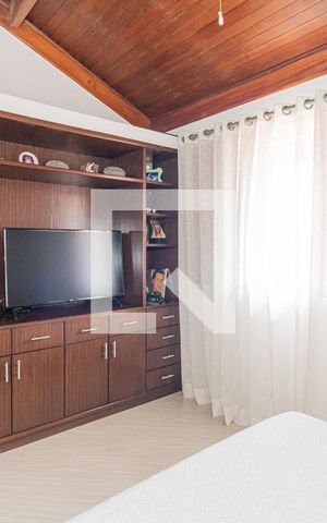 Casa à venda com 470m², 3 quartos e 6 vagas Casa à venda com 470m², 3 quartos e 6 vagasSuíte 3