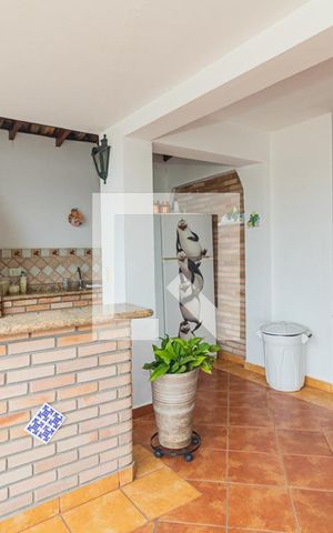 Casa à venda com 470m², 3 quartos e 6 vagas Casa à venda com 470m², 3 quartos e 6 vagasChurrasqueira