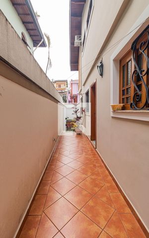 Casa à venda com 470m², 3 quartos e 6 vagas Casa à venda com 470m², 3 quartos e 6 vagasCorredor