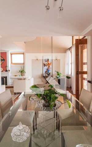 Casa à venda com 470m², 3 quartos e 6 vagas Casa à venda com 470m², 3 quartos e 6 vagasSala de Jantar