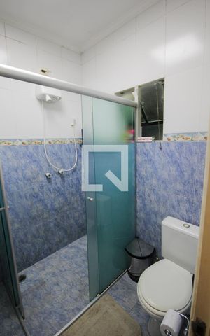 Casa à venda com 310m², 4 quartos e 2 vagas Casa à venda com 310m², 4 quartos e 2 vagasBanheiro Social
